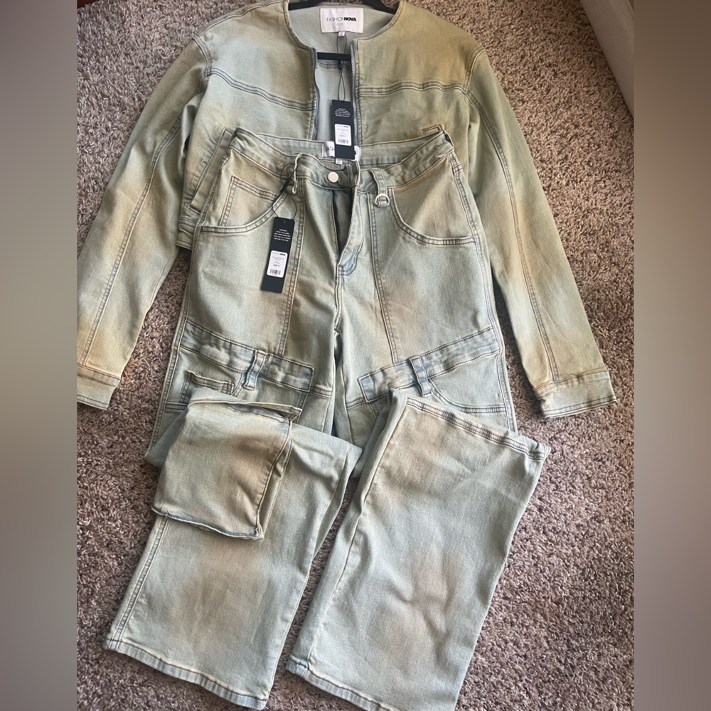 Fashion Nova Tatiana Tinted Wide Leg Utility
Jeans+Tinted Crop Moto Jacket